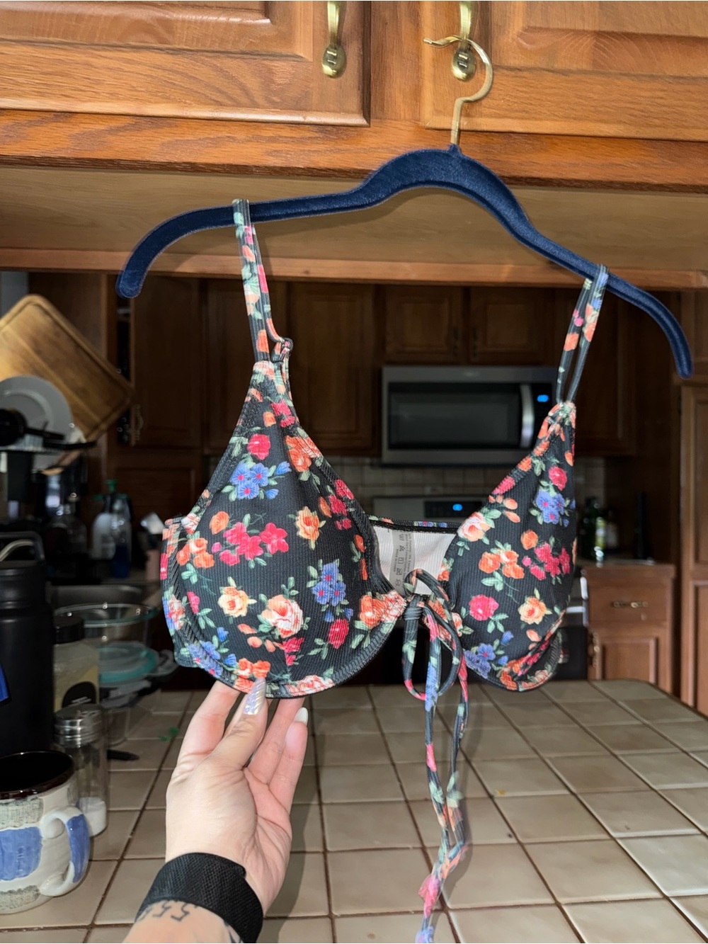 Floral Lace-Trim Underwire Bra in Black Floral